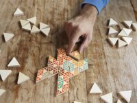 Triangolini Legespiel für 2-6 Spieler - Einzigartig und spannend!