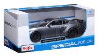 Ford Mustang Darkhorse 2024 1/24 grau Modellauto von Maisto lizenziert