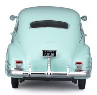 Chevrolet Fleetline Aerosedan 1948 1/24 Modellauto grün von Maisto