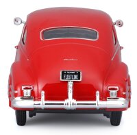 Chevrolet Fleetline Aerosedan 1948 1/24 rot Modellauto von Maisto