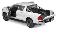 Maisto Toyota Hilux 1/24 Model Car White Licensed Detail...