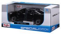 Maisto Toyota Hilux 1/24 schwarz lizenziertes Modellauto detailgetreu